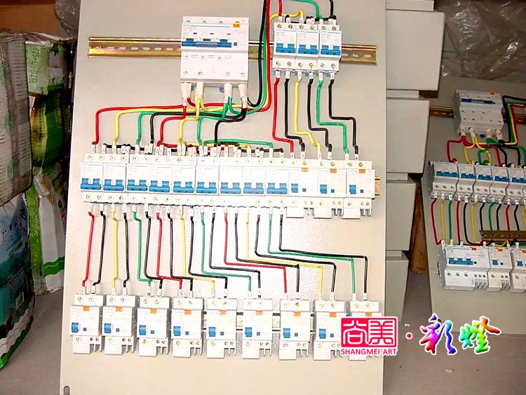 舉辦燈會用的彩燈是用三相電還是兩相電？